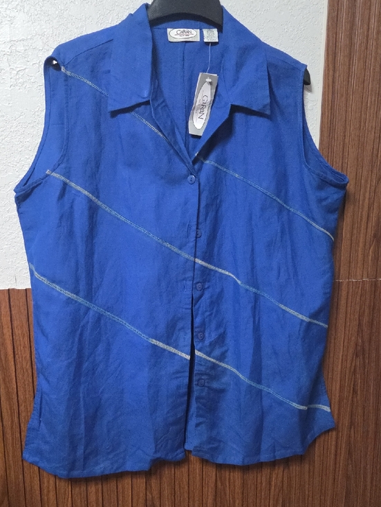 Caran new york Tops - Caren Sleeveless Button-Down Top in Royal Blue P2p 26 Long 30.  2 xl Size.
